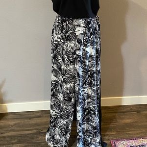 Summer pants, lightweight, tux stripe down sides